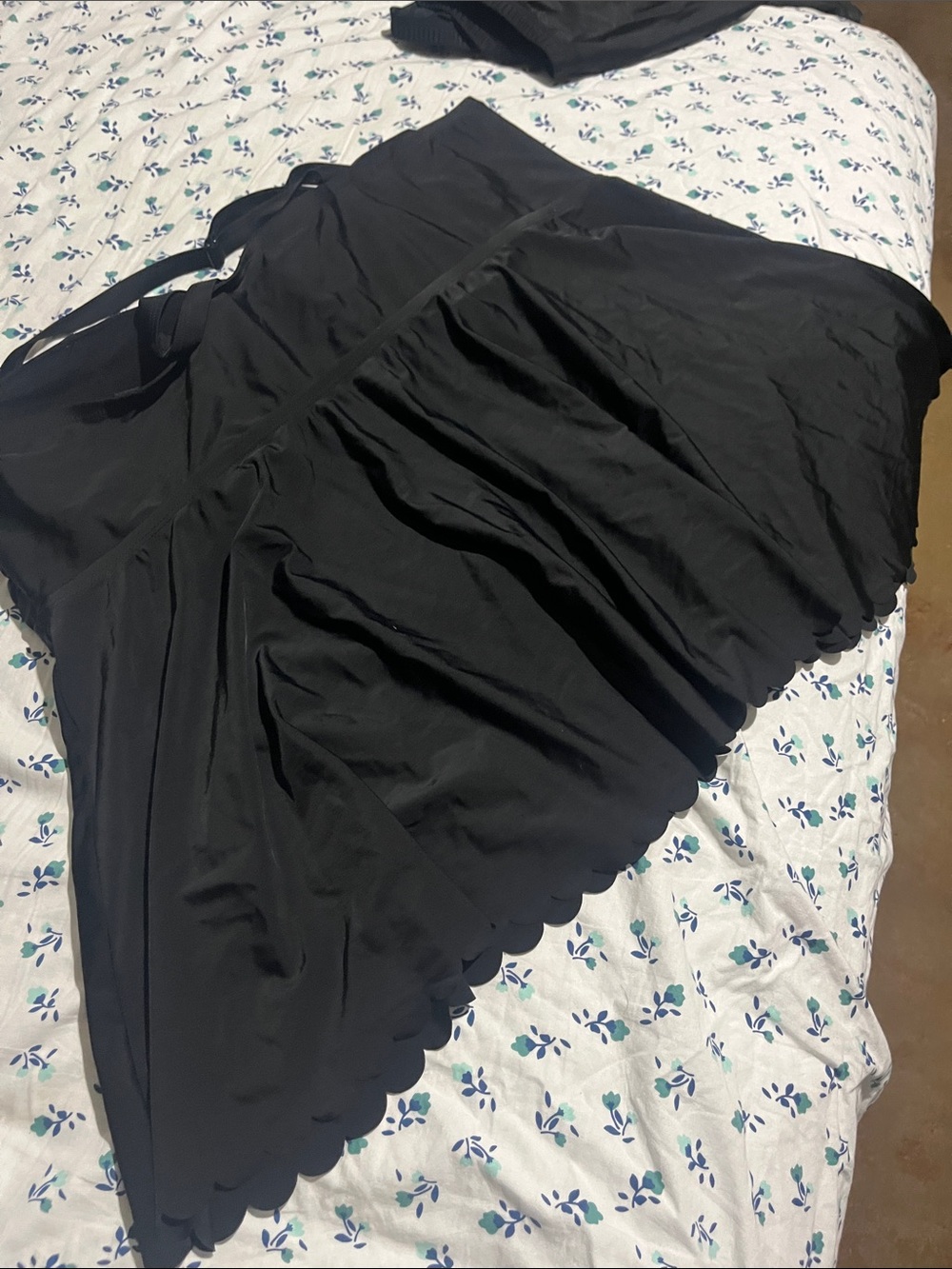 Strapless Scalloped Hem Black Swim Top - Picture 2 of 3